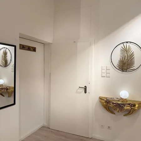 Modernes Bei Duesseldorf 메어부쉬